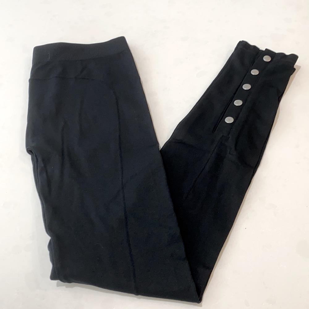 Romeo & Juliet Couture Snap Button Leggings